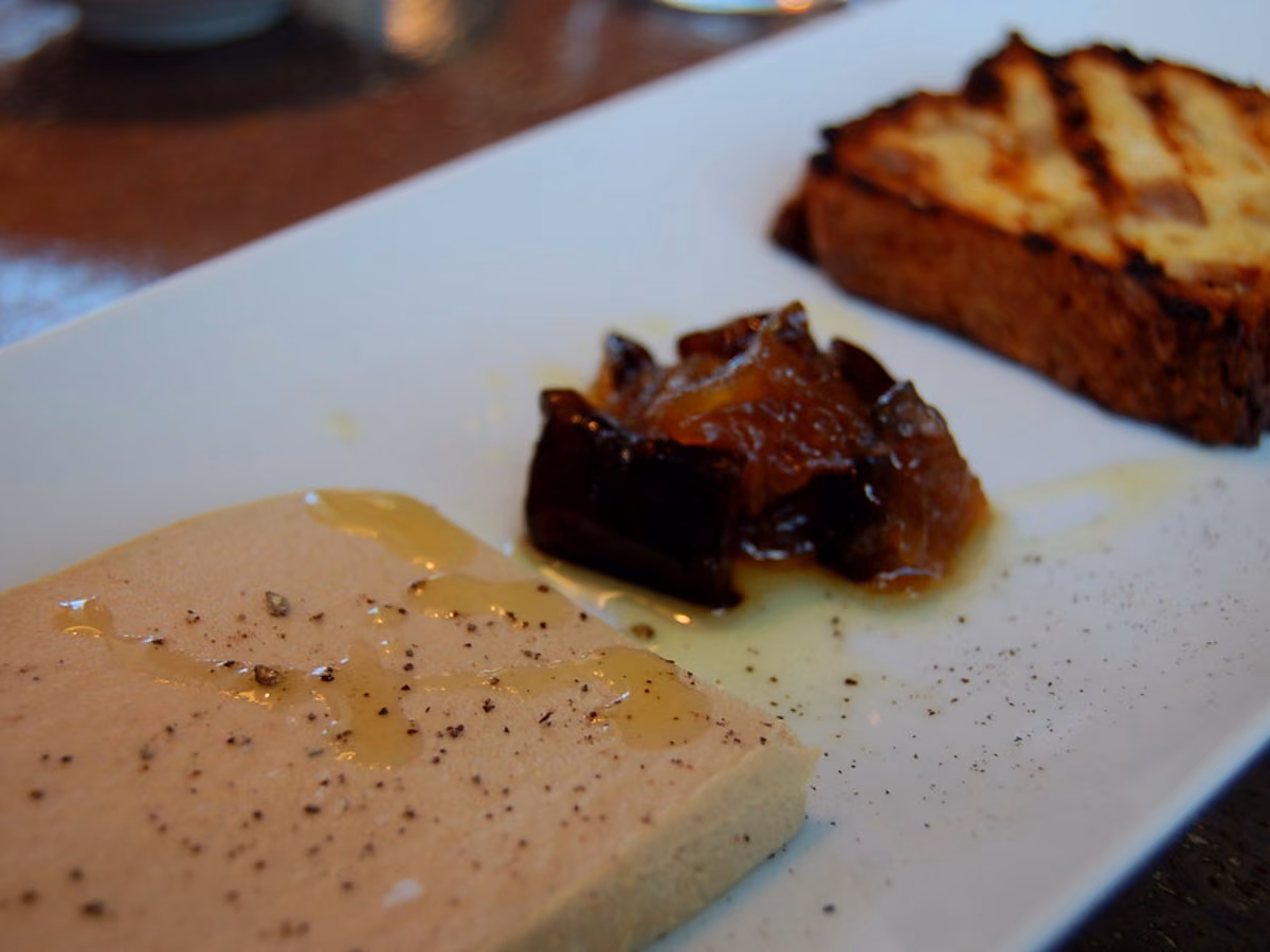 Foie gras et toast d'épicerie fine