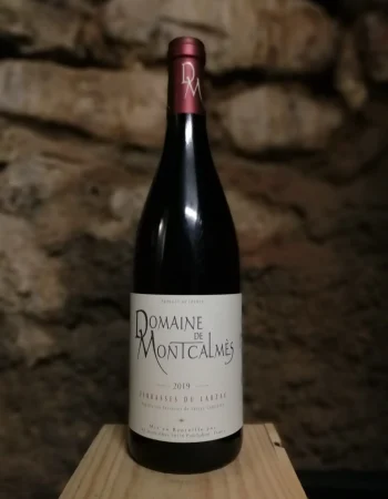 Sélection de bouteilles de vin à la cave